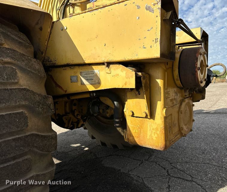 image for item NP9667 1978 Caterpillar 613B  elevating scraper