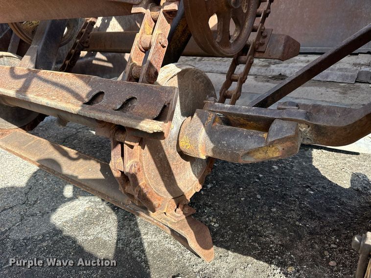 image for item NP9667 1978 Caterpillar 613B  elevating scraper