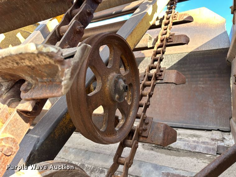 image for item NP9667 1978 Caterpillar 613B  elevating scraper