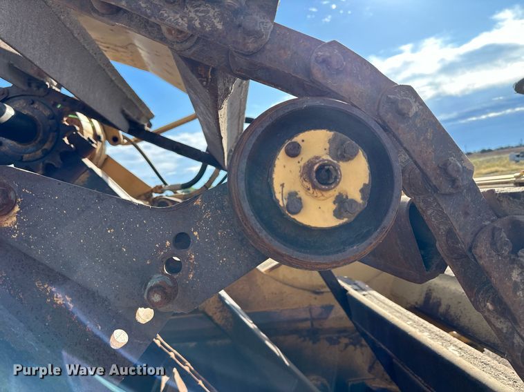 image for item NP9667 1978 Caterpillar 613B  elevating scraper