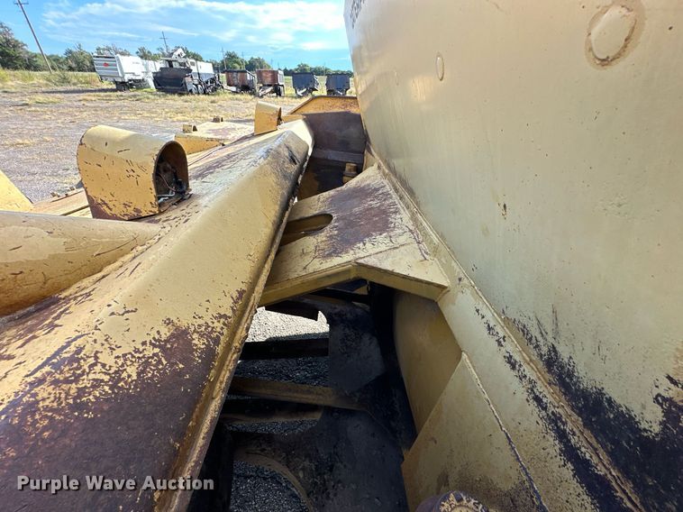 image for item NP9667 1978 Caterpillar 613B  elevating scraper