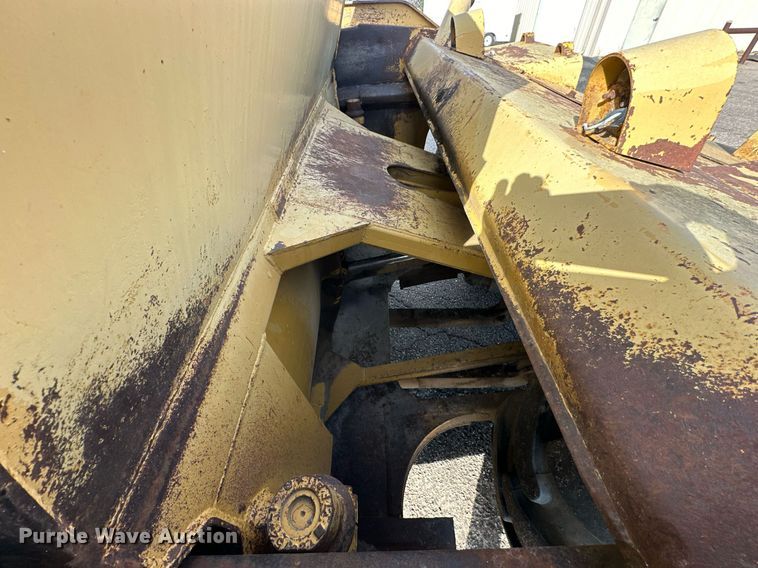 image for item NP9667 1978 Caterpillar 613B  elevating scraper