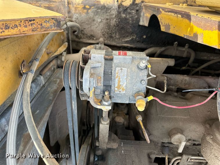 image for item NP9667 1978 Caterpillar 613B  elevating scraper