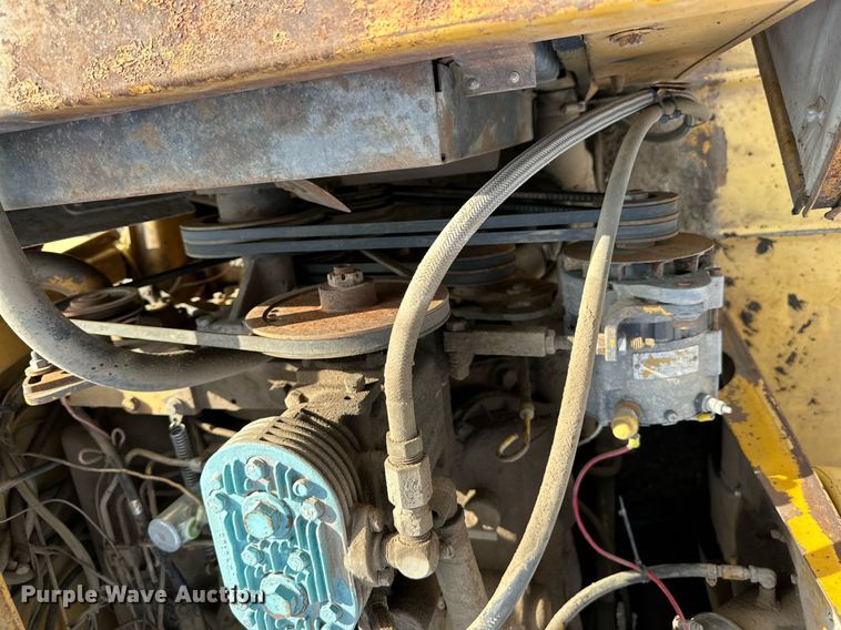 image for item NP9667 1978 Caterpillar 613B  elevating scraper