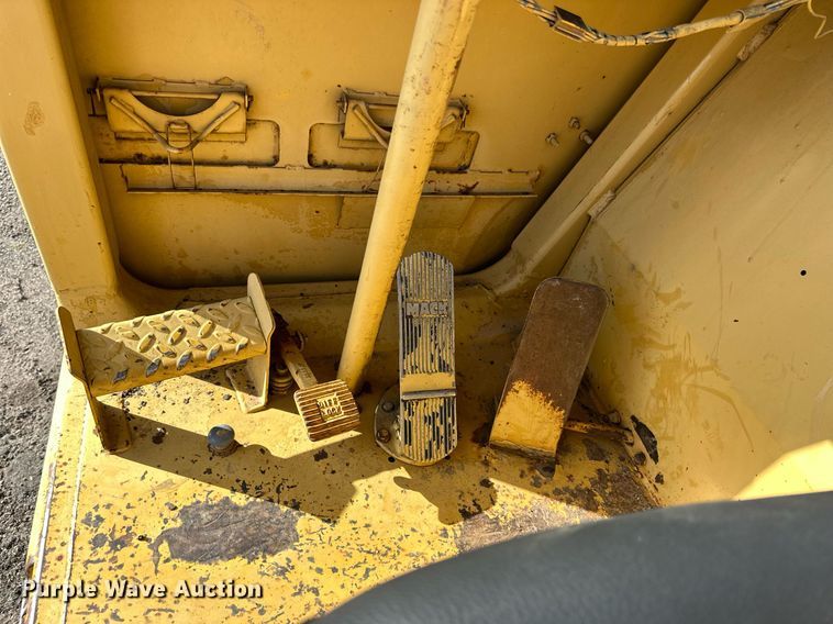 image for item NP9667 1978 Caterpillar 613B  elevating scraper