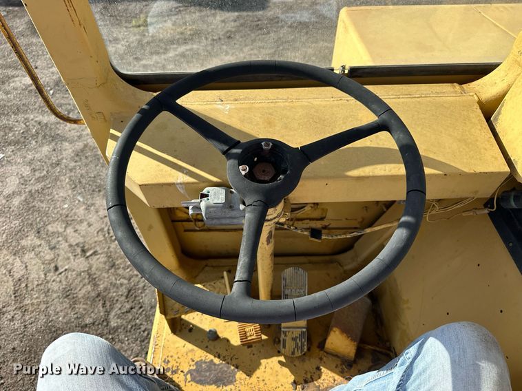 image for item NP9667 1978 Caterpillar 613B  elevating scraper