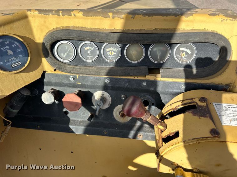 image for item NP9667 1978 Caterpillar 613B  elevating scraper