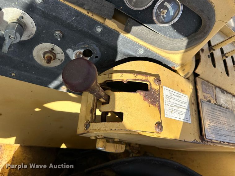 image for item NP9667 1978 Caterpillar 613B  elevating scraper