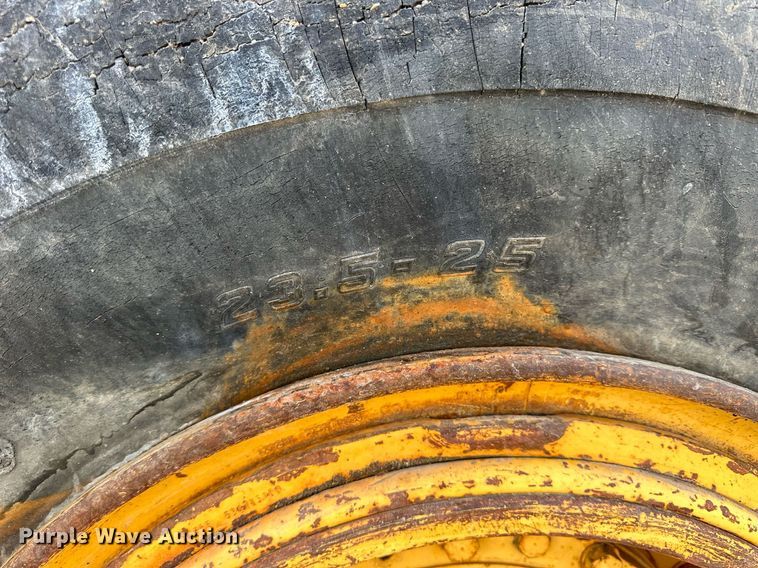 image for item NP9667 1978 Caterpillar 613B  elevating scraper