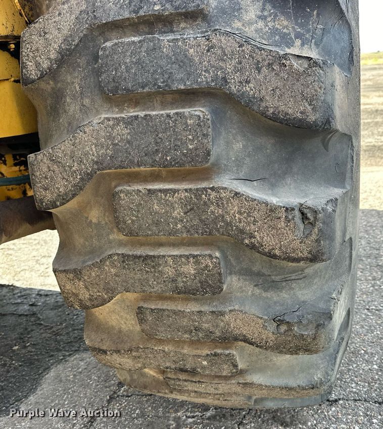 image for item NP9667 1978 Caterpillar 613B  elevating scraper