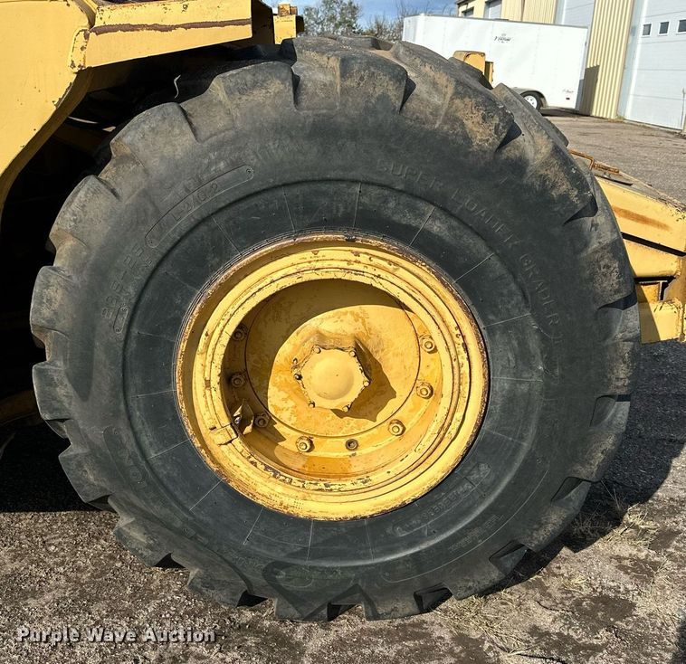 image for item NP9667 1978 Caterpillar 613B  elevating scraper