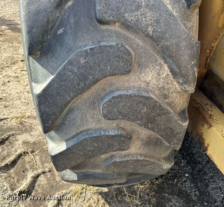 image for item NP9667 1978 Caterpillar 613B  elevating scraper