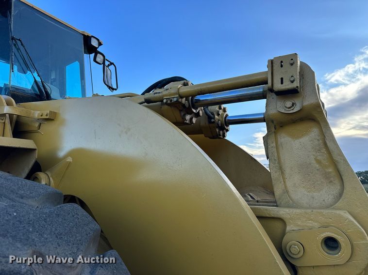 image for item NP9669 1996 Caterpillar 980G  wheel loader