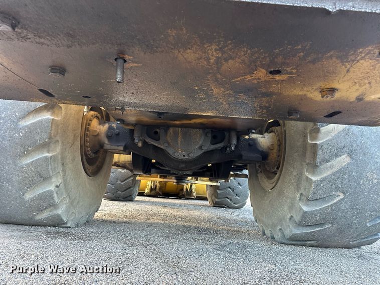 image for item NP9669 1996 Caterpillar 980G  wheel loader