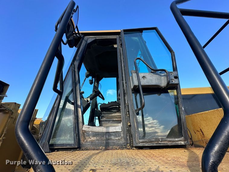 image for item NP9669 1996 Caterpillar 980G  wheel loader