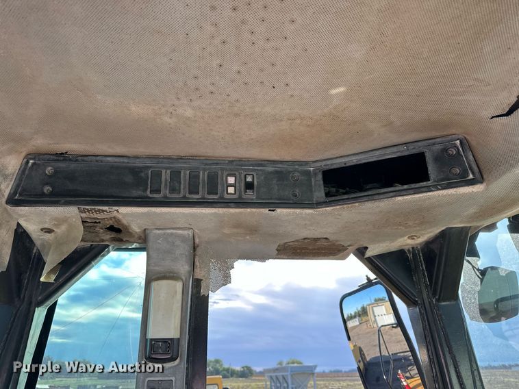 image for item NP9669 1996 Caterpillar 980G  wheel loader