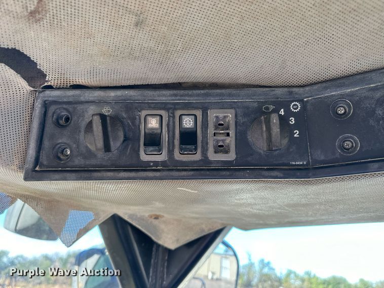 image for item NP9669 1996 Caterpillar 980G  wheel loader