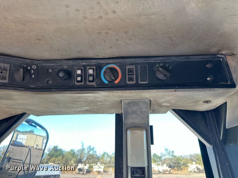 image for item NP9669 1996 Caterpillar 980G  wheel loader