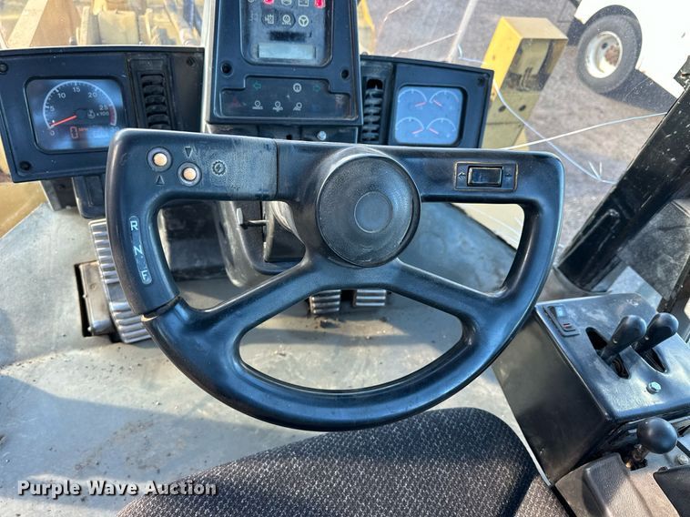 image for item NP9669 1996 Caterpillar 980G  wheel loader