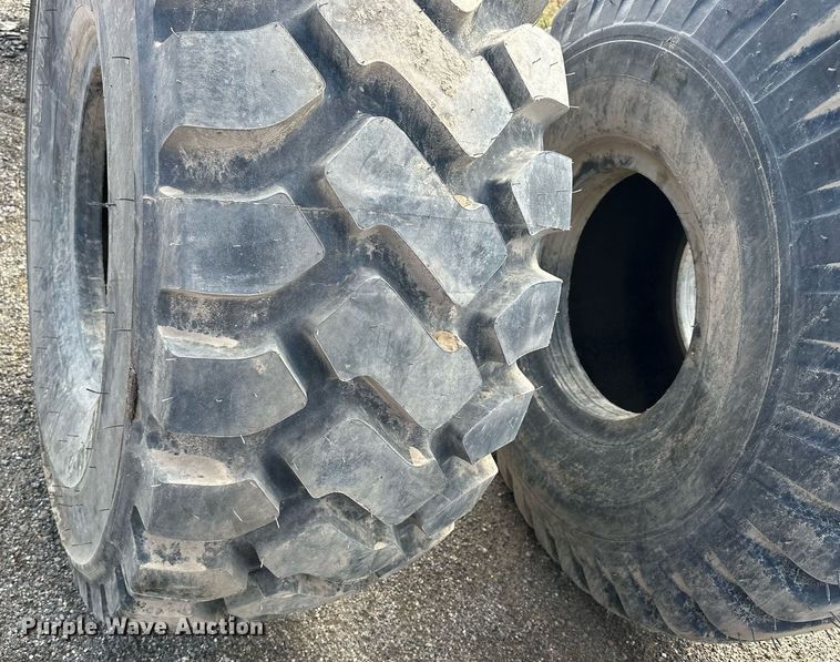 image for item NP9672 (2) tires