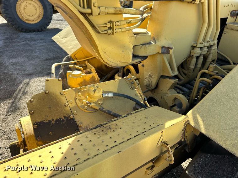 image for item NP9675 1989 Caterpillar 613C  elevating scraper