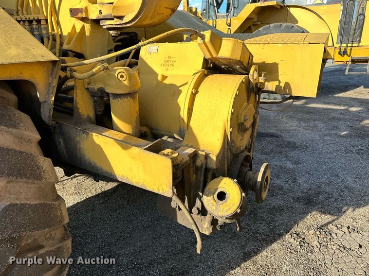 image for item NP9675 1989 Caterpillar 613C  elevating scraper