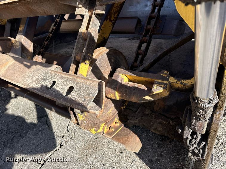 image for item NP9675 1989 Caterpillar 613C  elevating scraper