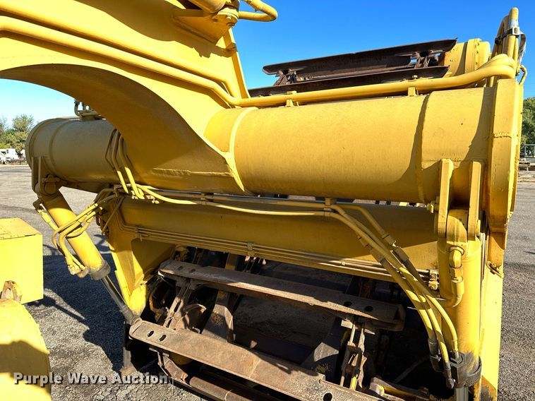 image for item NP9675 1989 Caterpillar 613C  elevating scraper