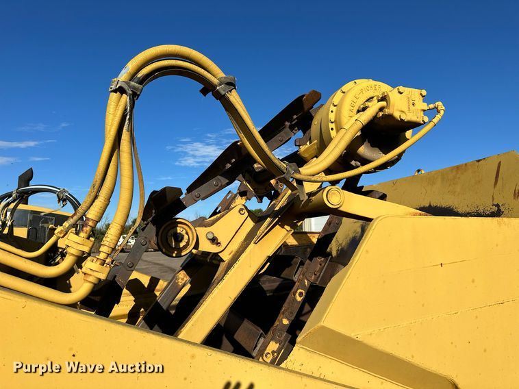 image for item NP9675 1989 Caterpillar 613C  elevating scraper