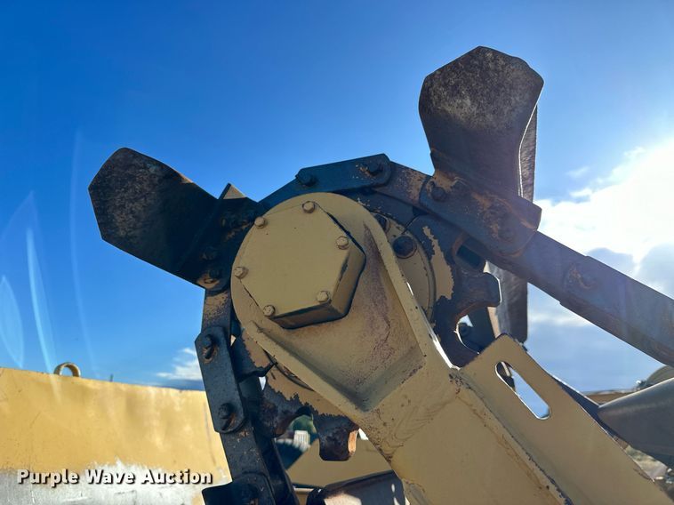 image for item NP9675 1989 Caterpillar 613C  elevating scraper