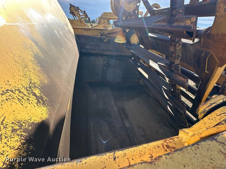 image for item NP9675 1989 Caterpillar 613C  elevating scraper