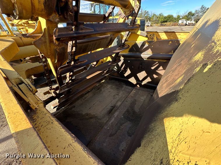 image for item NP9675 1989 Caterpillar 613C  elevating scraper