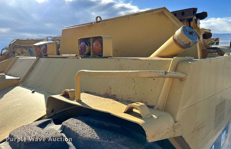image for item NP9675 1989 Caterpillar 613C  elevating scraper