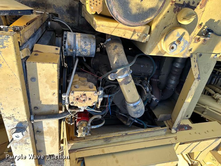 image for item NP9675 1989 Caterpillar 613C  elevating scraper