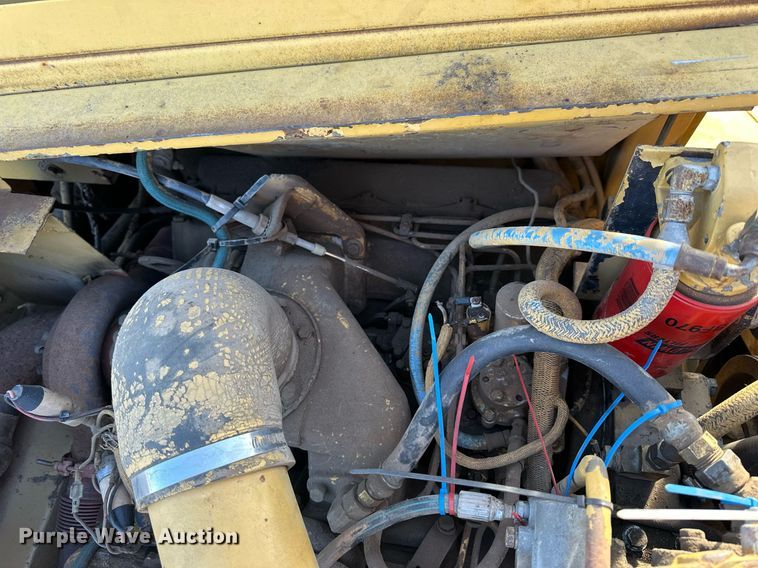 image for item NP9675 1989 Caterpillar 613C  elevating scraper