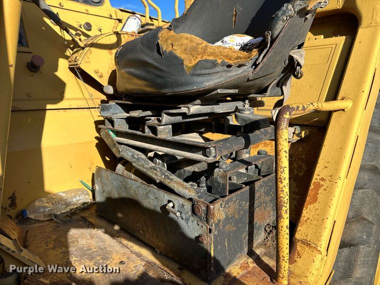 image for item NP9675 1989 Caterpillar 613C  elevating scraper
