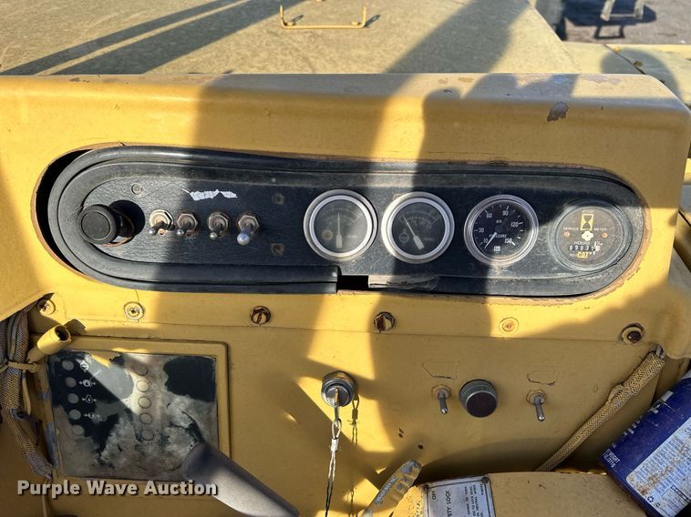 image for item NP9675 1989 Caterpillar 613C  elevating scraper