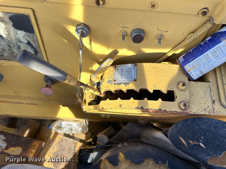 image for item NP9675 1989 Caterpillar 613C  elevating scraper