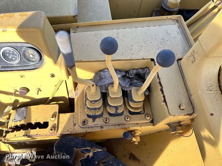 image for item NP9675 1989 Caterpillar 613C  elevating scraper