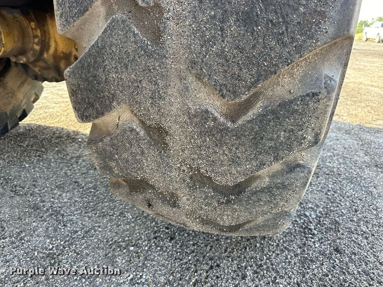 image for item NP9675 1989 Caterpillar 613C  elevating scraper