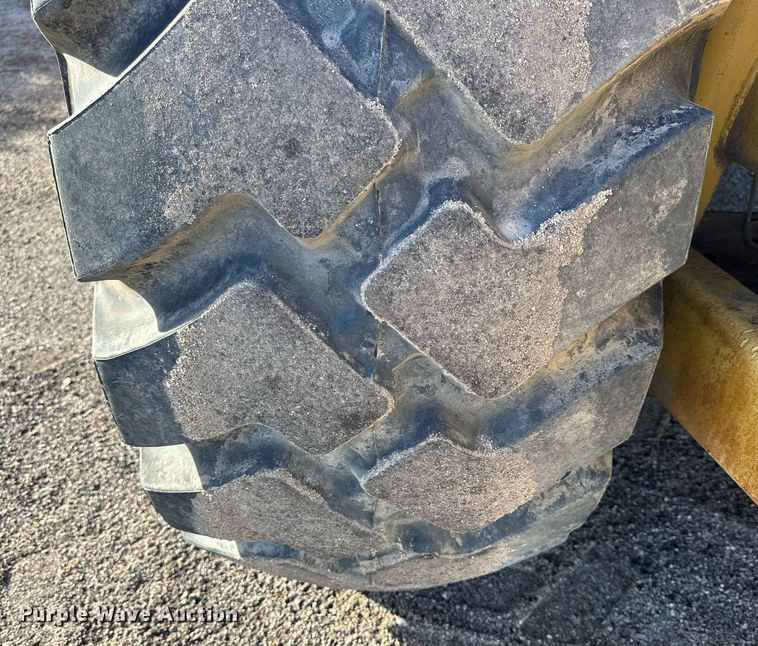 image for item NP9675 1989 Caterpillar 613C  elevating scraper