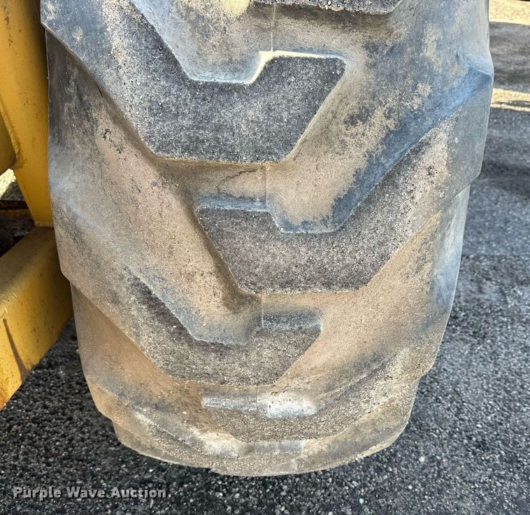 image for item NP9675 1989 Caterpillar 613C  elevating scraper