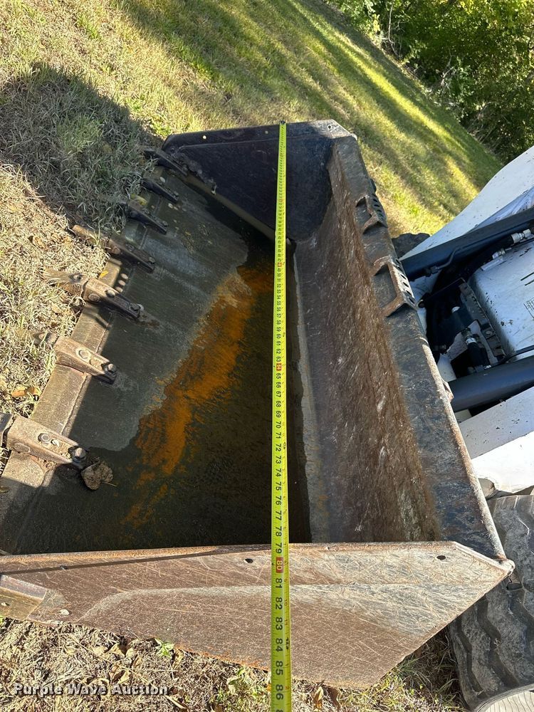 image for item NP9691 2016 Bobcat T650  tracked skid steer loader