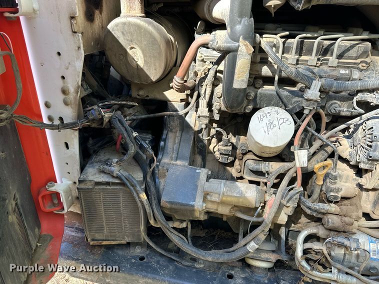 image for item NP9691 2016 Bobcat T650  tracked skid steer loader