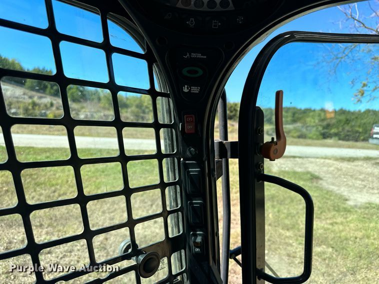 image for item NP9691 2016 Bobcat T650  tracked skid steer loader