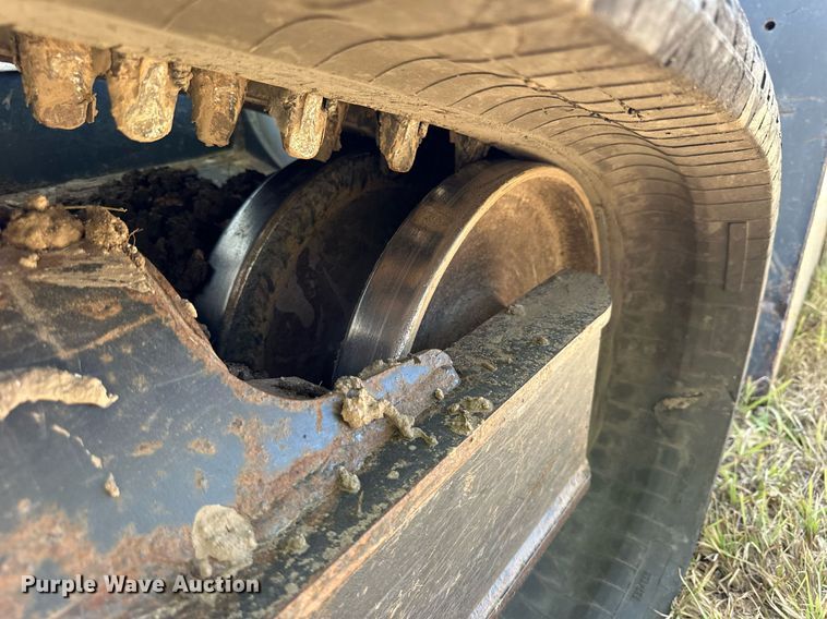 image for item NP9691 2016 Bobcat T650  tracked skid steer loader