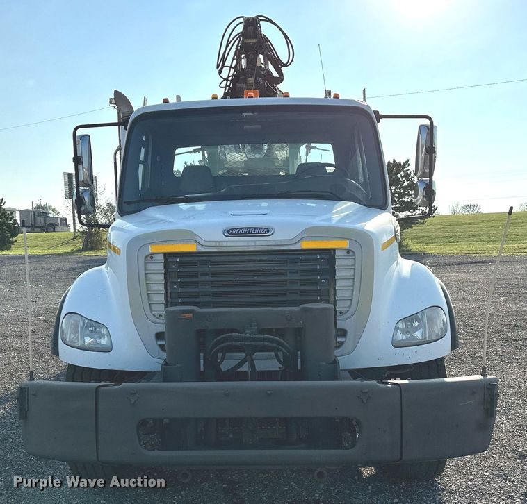 image for item NQ9343 2010 Freightliner Business Class M2  crane truck