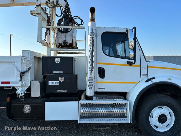 image for item NQ9343 2010 Freightliner Business Class M2  crane truck