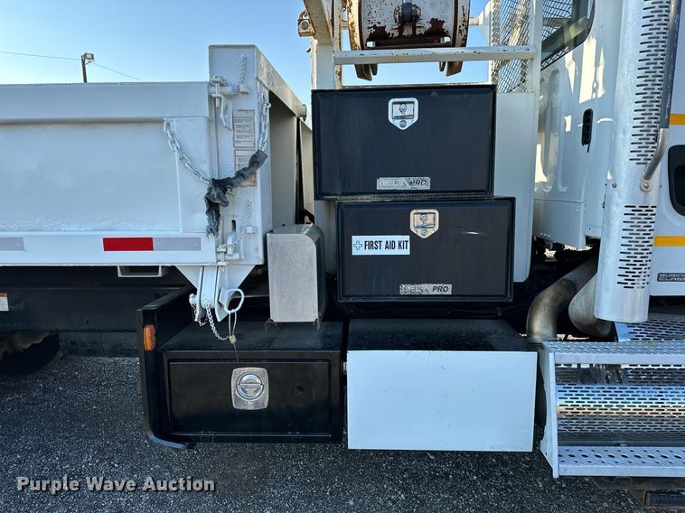 image for item NQ9343 2010 Freightliner Business Class M2  crane truck