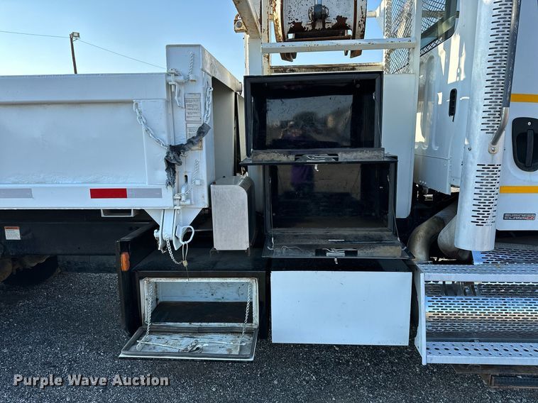 image for item NQ9343 2010 Freightliner Business Class M2  crane truck